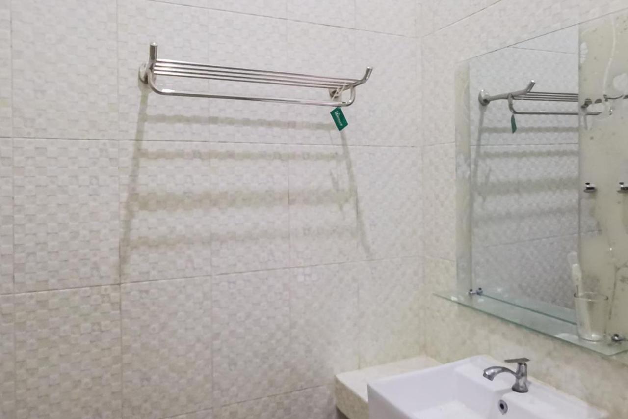 Hotel Reddoorz Near Pantai Pancer Door Pacitan Esterno foto