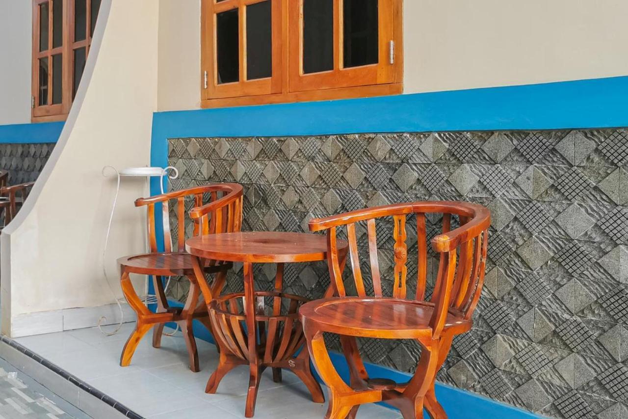 Hotel Reddoorz Near Pantai Pancer Door Pacitan Esterno foto